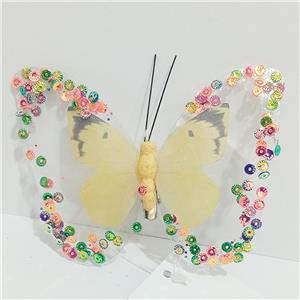 Mariposa amarilla transparente