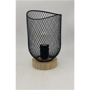 Linterna de metal con base de madera con luz led de color negro de 13.2×13.2×20.2cm