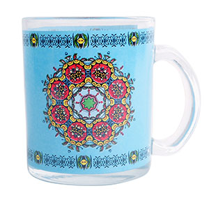 Taza de vidrio azul