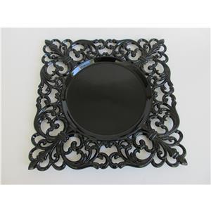 Plato de presentación cuadrado de plástico negro diseño grecas en la orilla de 33x33x2cm