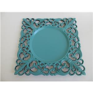 Plato de presentación cuadrado de plástico azul turquesa diseño grecas en la orilla de 33x33x2cm