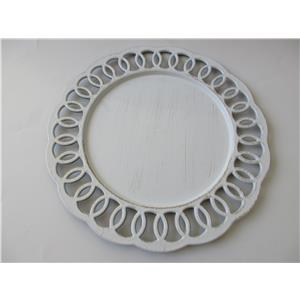 Plato de presentación de plástico blanco con círculos en la orilla de 33x33x2cm