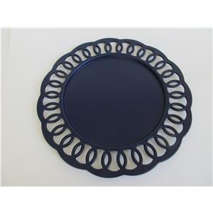 Plato de presentación de plástico azul marino con círculos en la orilla de 33x33x2cm