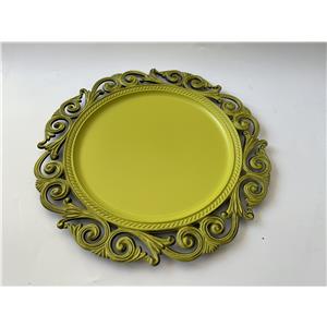 Plato de presentación de plástico amarillo mate con negro diseño grecas de 33x33x2cm