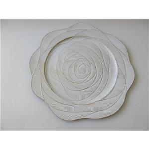 Plato de presentación de plástico blanco matizado diseño flor de rosa de 33x33x2cm