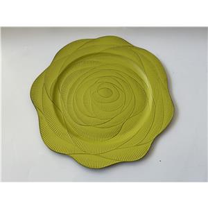 Plato de presentación de plástico amarillo mate con negro diseño flor de rosa de 33x33x2cm