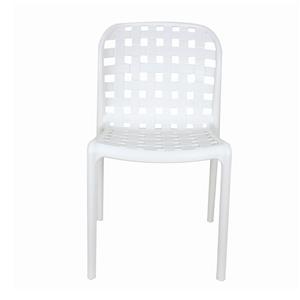 Silla de plástico blanca