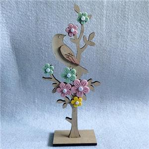 Árbol de madera en soporte con pájaros