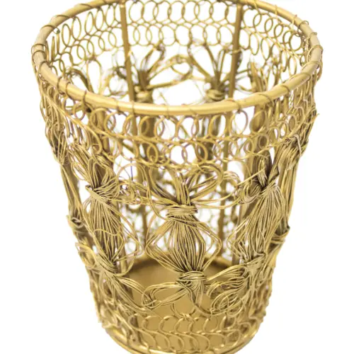 Candelabro de metal tejido dorado de 11.5×9.5cm