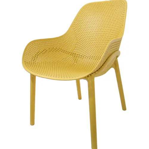 Silla de plástico amarilla