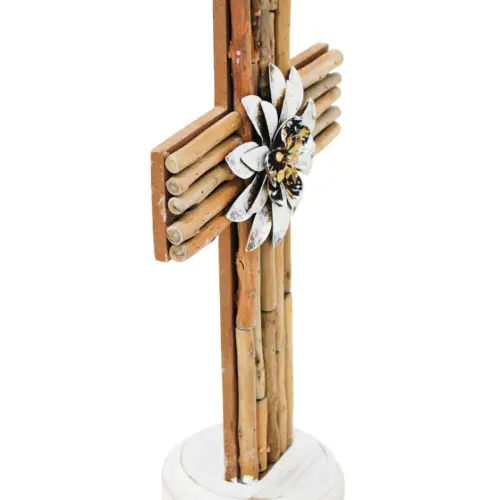 Cruz de madera con flor de 20x11x32.5cm