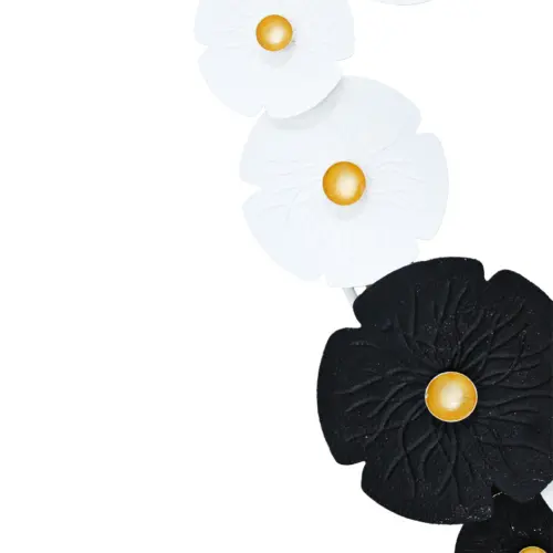 Corona metálica con flores negras con blanco de 87.5×4.5x88cm