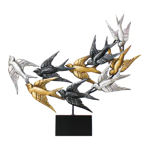 Escultura de golondrinas metálicas con base de 50×8.5x49cm