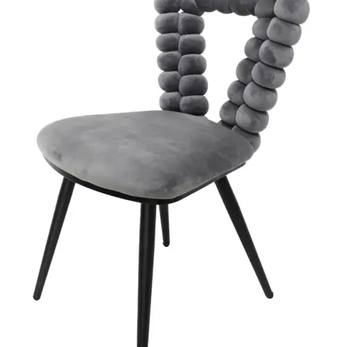 Silla de terciopelo gris con respaldo triangular diseño bolas de 46×53.5x85cm