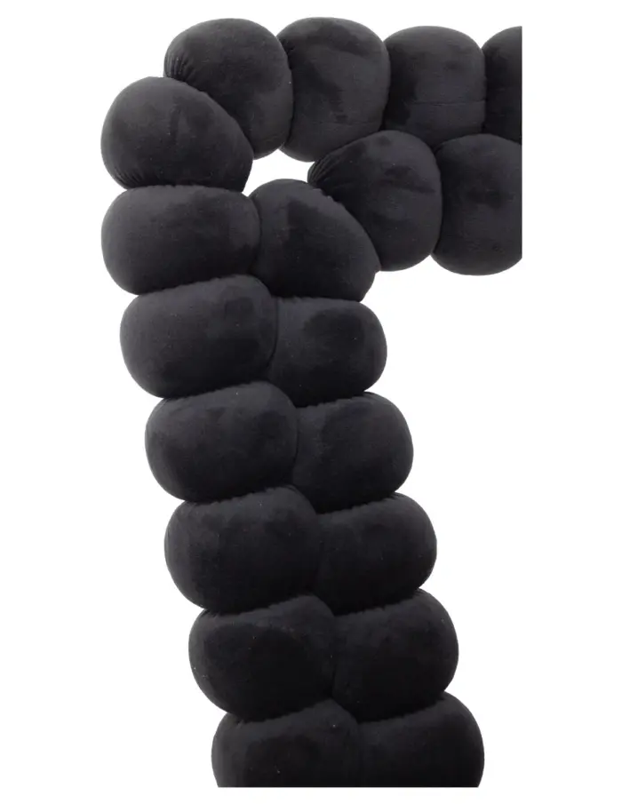 Silla de terciopelo negro con respaldo triangular diseño bolas de 46x53.5x85cm - Image 4