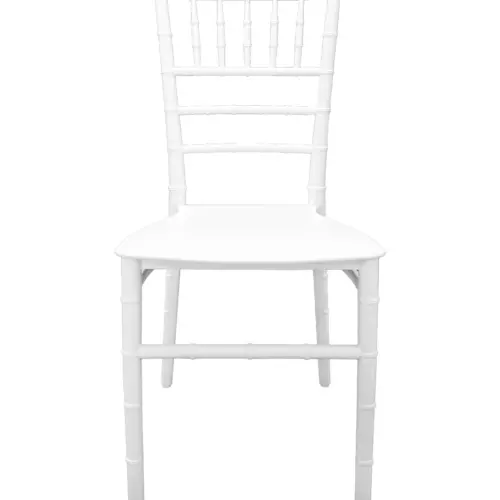 Silla de plástico blanca