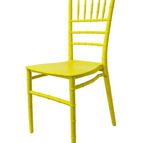 Silla de plástico amarillo