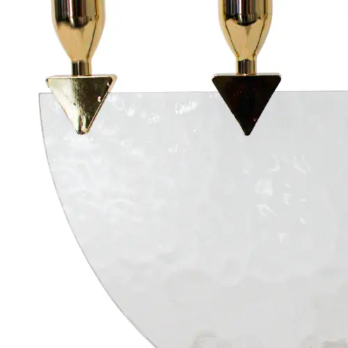 Candelabro de metal dorado para 5 velas con base de mármol de 36.5x12x26cm