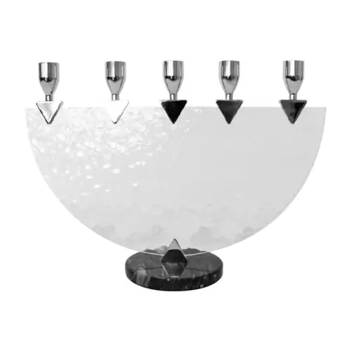 Candelabro de metal plateado para 5 velas con base de mármol de 36.5x12x26cm