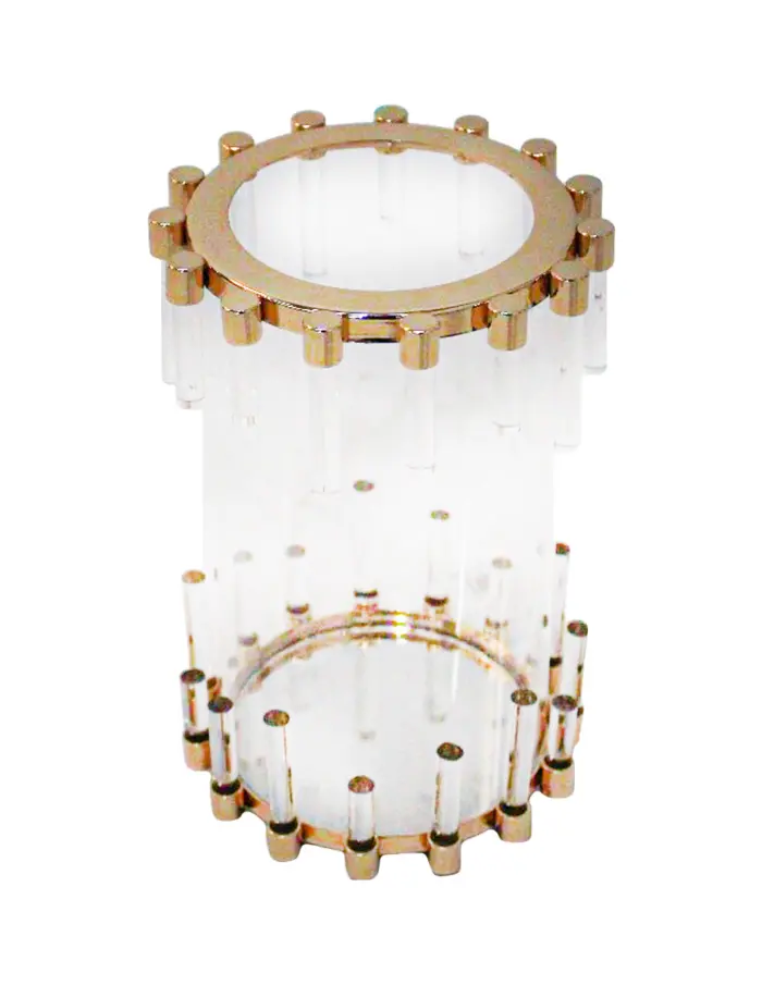 Candelabro de metal dorado con barras de vidrio de 12x12x15cm - Image 2