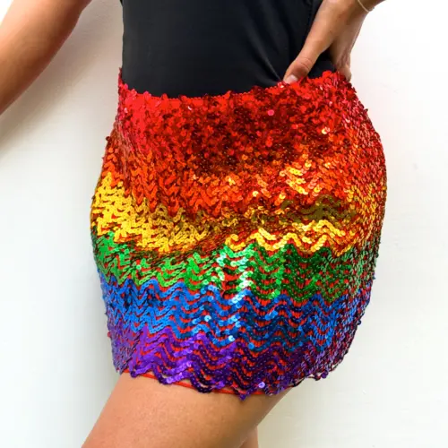 Falda corta de lentejuelas