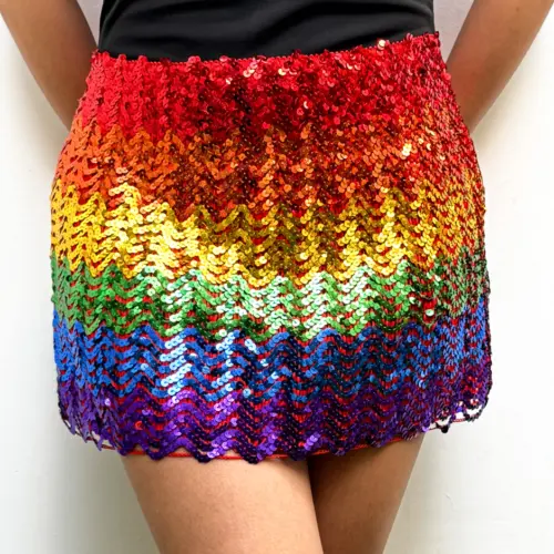 Falda corta de lentejuelas