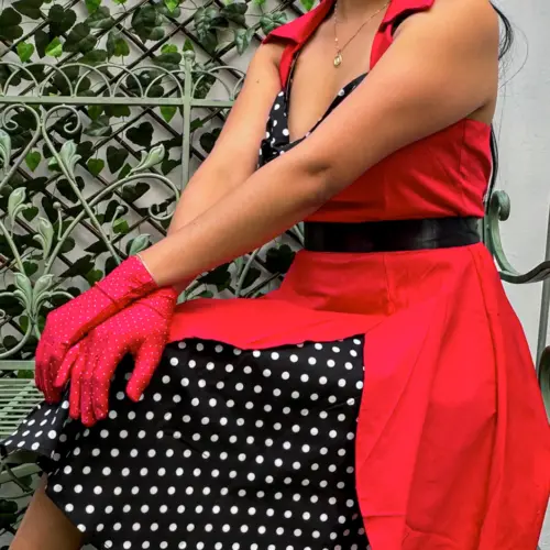 Vestido rojo con moño