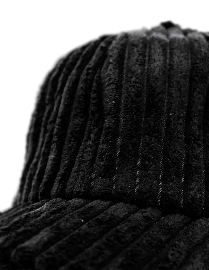 Gorra de pana negra - Image 3