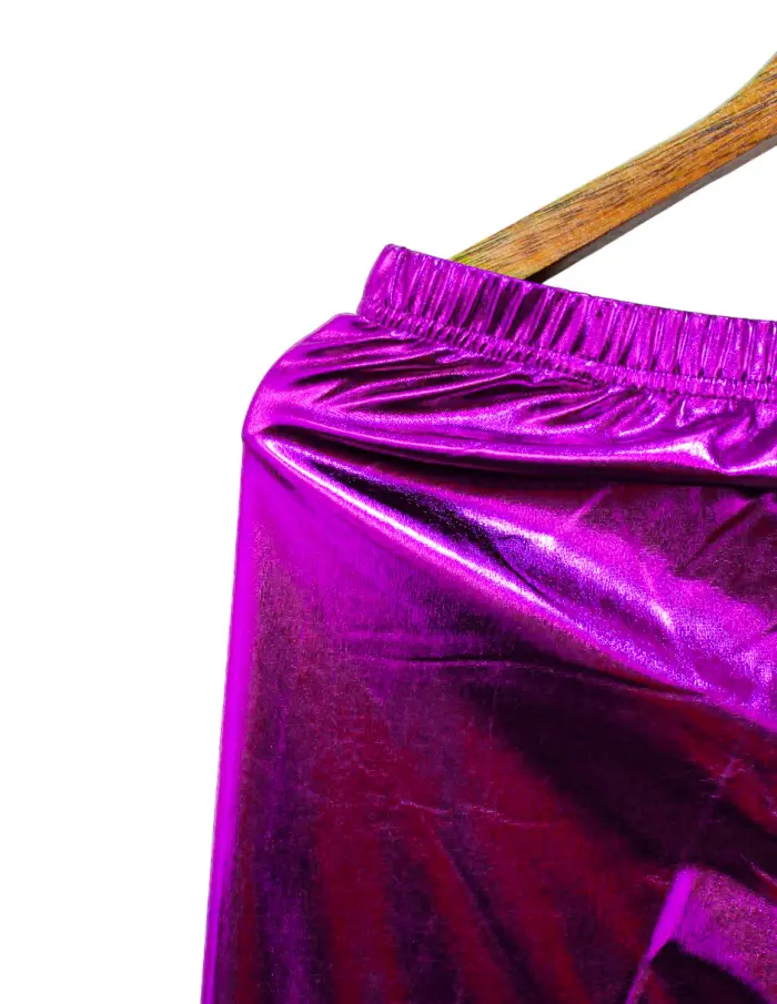 Pantalón metálico morado talla S de 32x90x0.1cm - Image 2