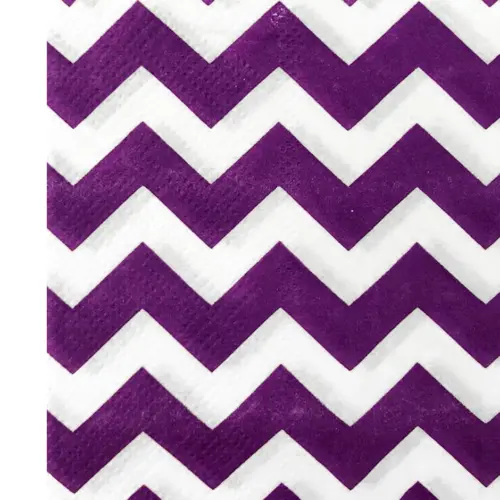 Paquete de servilletas de papel blanca con rayas zigzag moradas con 20 piezas de 33x33cm