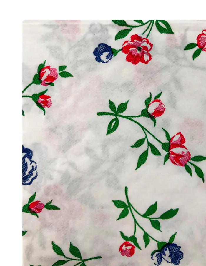 Paquete de servilletas de papel blanca con rosas con 20 piezas de 33x33cm - Image 2