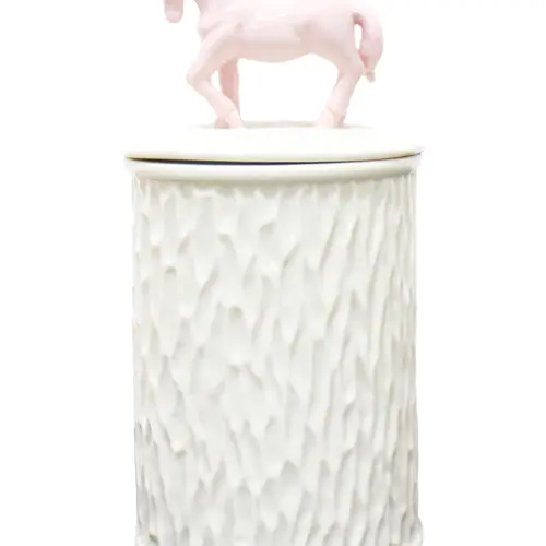 Bote de cerámica blanco con tapa de caballo rosa de 12.3×12.3x25cm