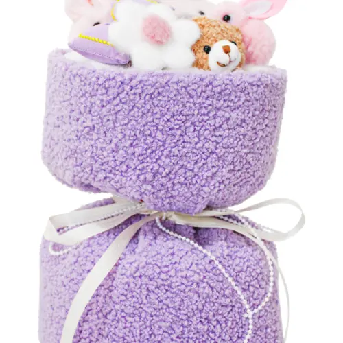 Display con muñecos morados