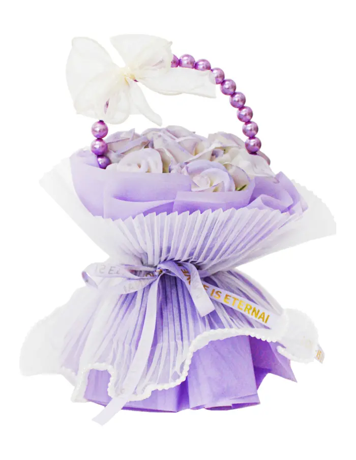 Bouquet de rosas moradas con perlas - Image 2