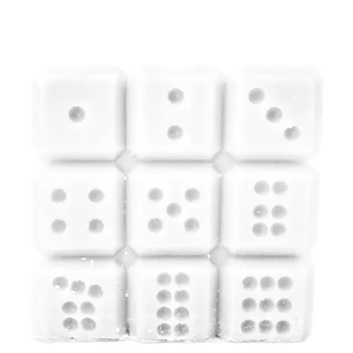 Vela decorativa diseño dado blanco de 6.8×6.8×7.3cm