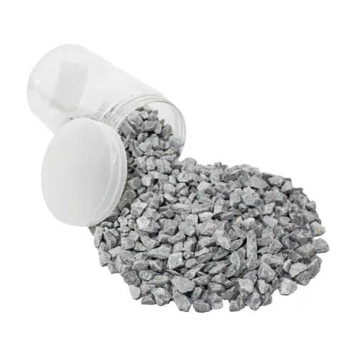 Caja de piedras de río en tonos gris de 2kg de 0.8-1.2cm de 10x10x18cm