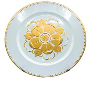 Plato de presentaciòn blanco con flor en el centro con dorado de 33 x33 x2cm