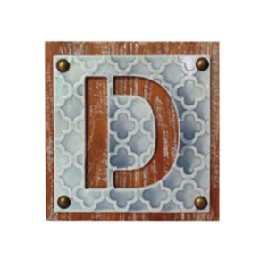 Caja mosaico de colores con letra D de 25×4,2x25cm