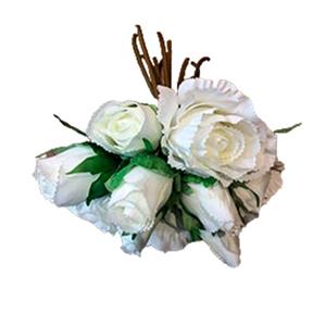 Ramo de flores rosas blancas