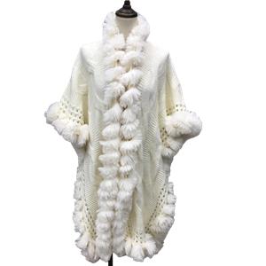 Capa blanca con peluche en la orilla de 90x70cm