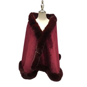 Capa vino con peluche en las orillas de 160x65cm
