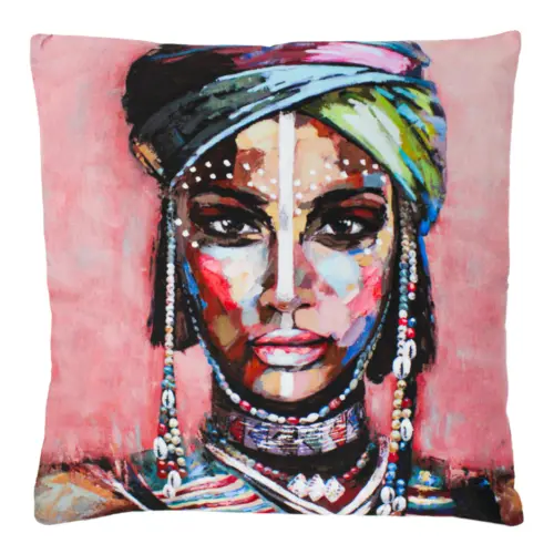 Cojín estampado con rostro y collares de 45X45cm 100% Polyester