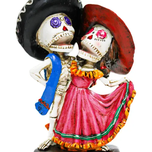 Pareja de esqueletos de poliresina con vestido y sombrero de 13.5×7.7×18.3cm