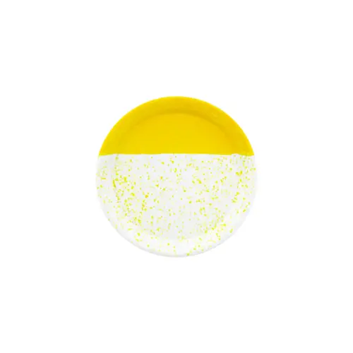 Plato de peltre amarillo con blanco y puntos de 16x16x1.5cm