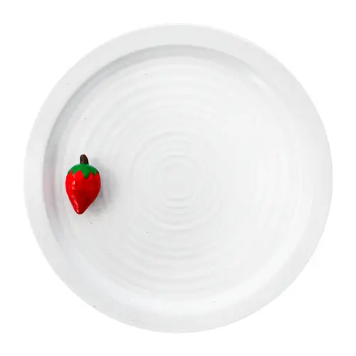 Plato de porcelana blanca con fresa de 28.2×28.2×3.8cm