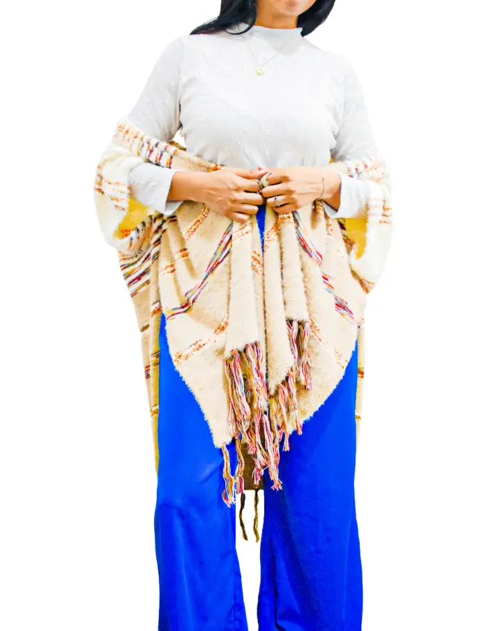 Poncho estampado geométrico beige de 88x1x73cm - Image 2