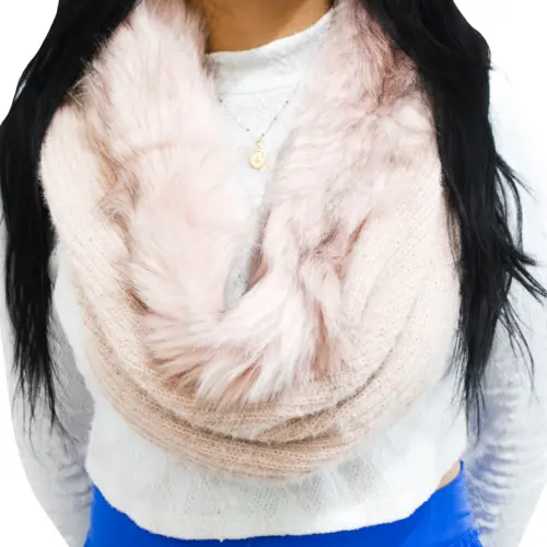 Bufanda de invierno con peluche rosa de 35x1x35cm