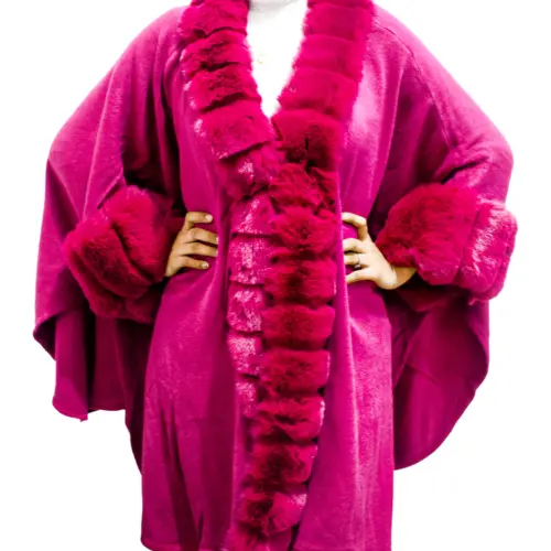 Poncho con peluche fucsia de 80x115x80cm