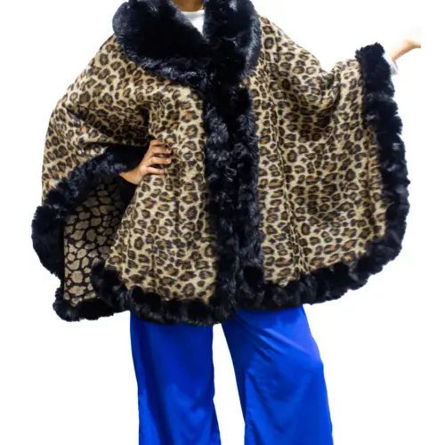Capa con peluche diseño animal print de 75x110x75cm