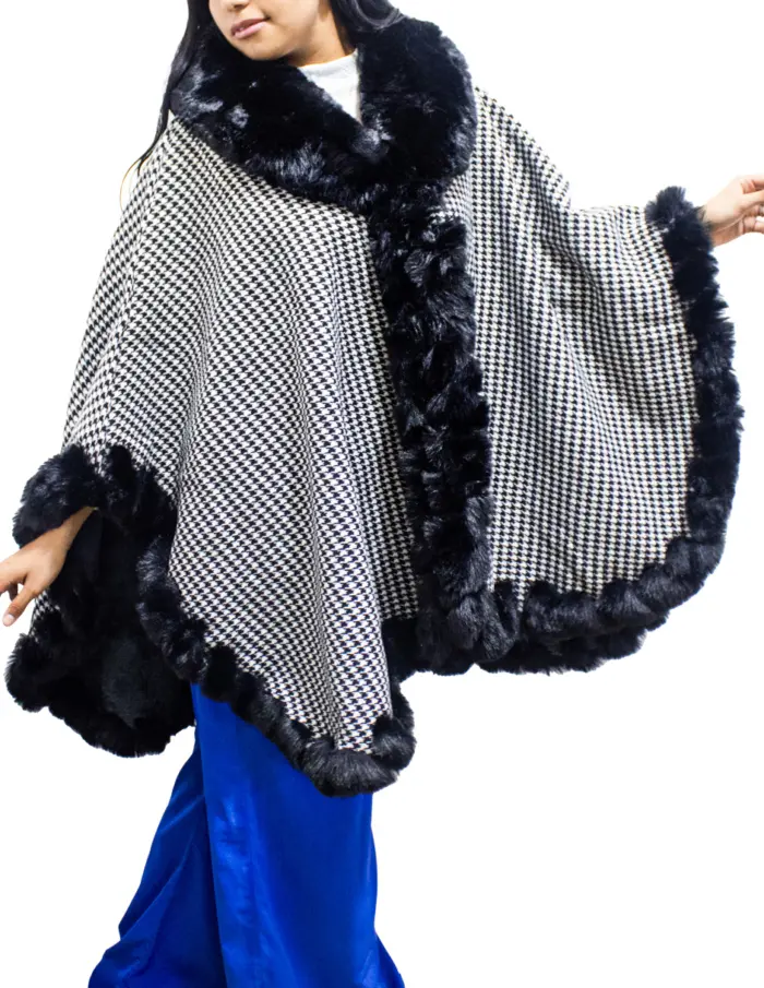 Capa con peluche diseño cuadros negro con blanco de 75x110x75cm - Image 2